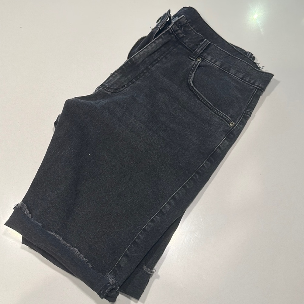 Men’s black jean shorts